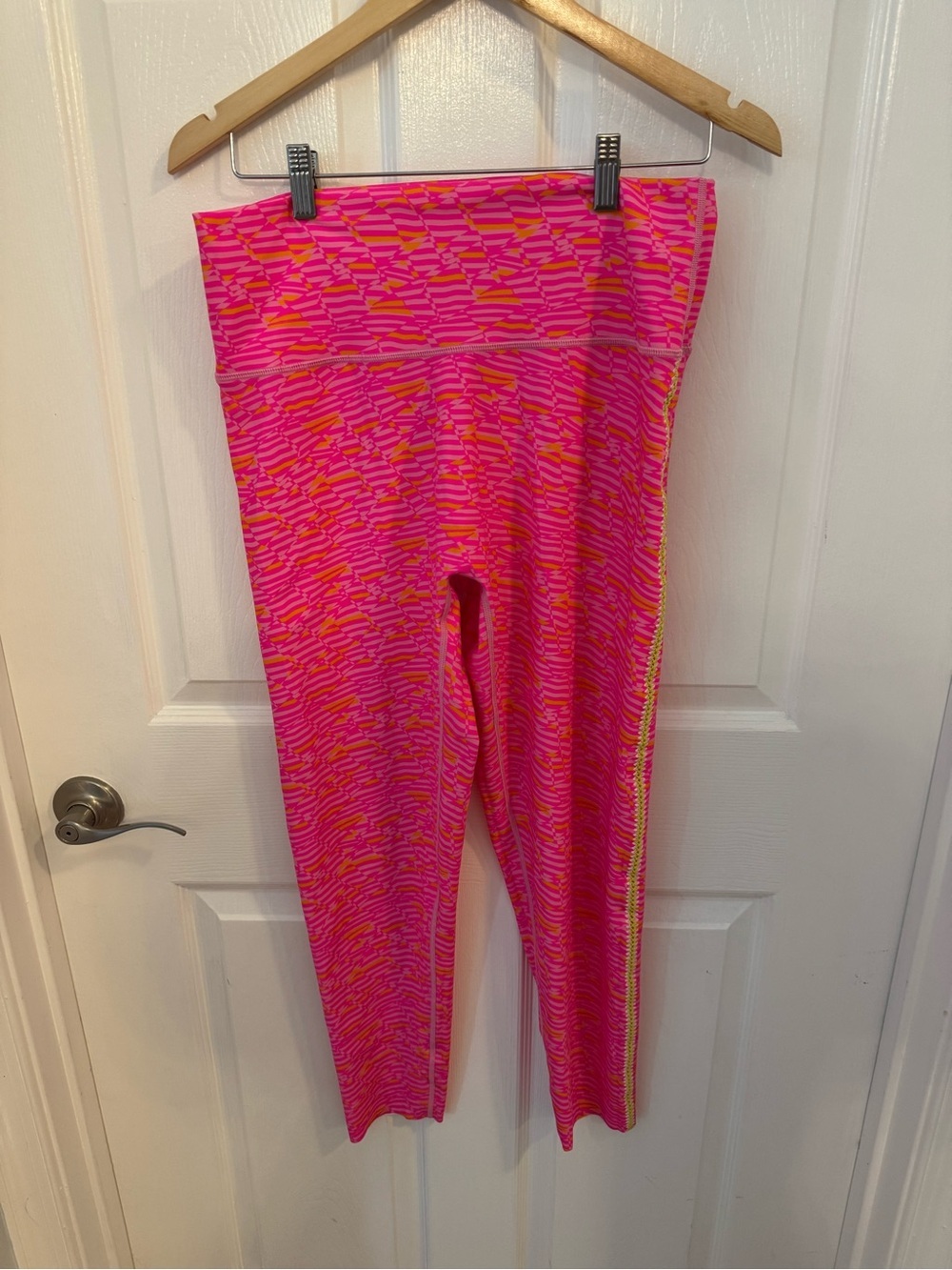 aerie Pink & Orange Patterned High-Waist Leggings with line green accent